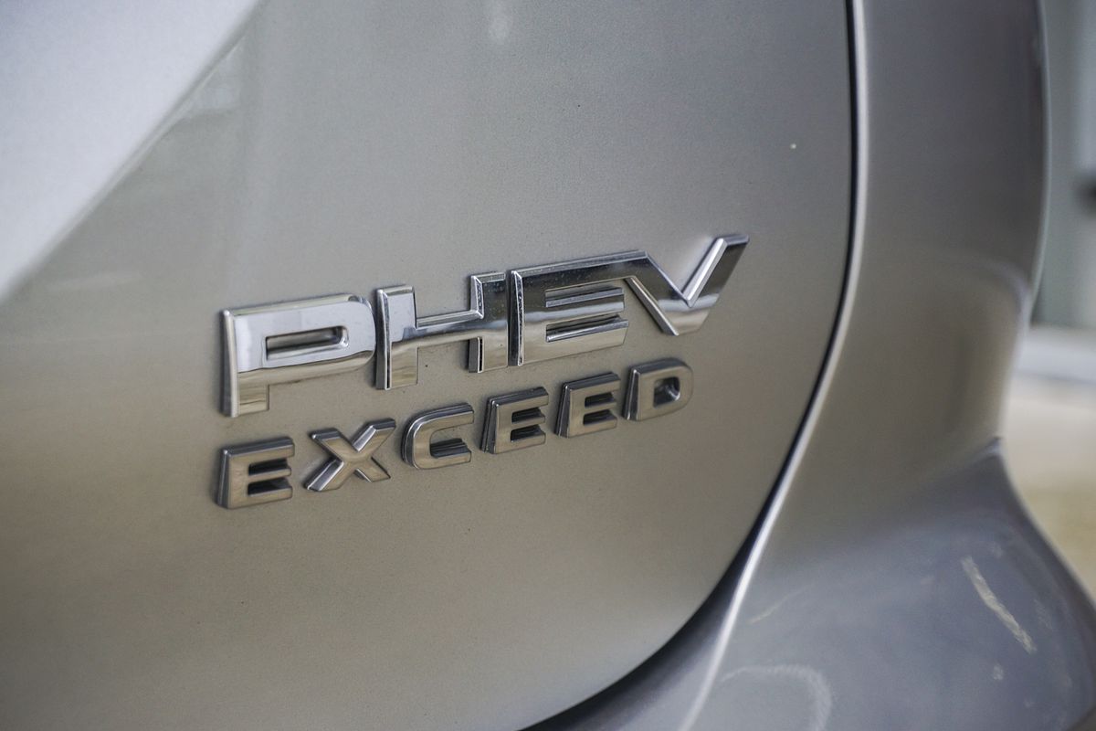 2024 Mitsubishi Outlander PHEV Exceed ZM