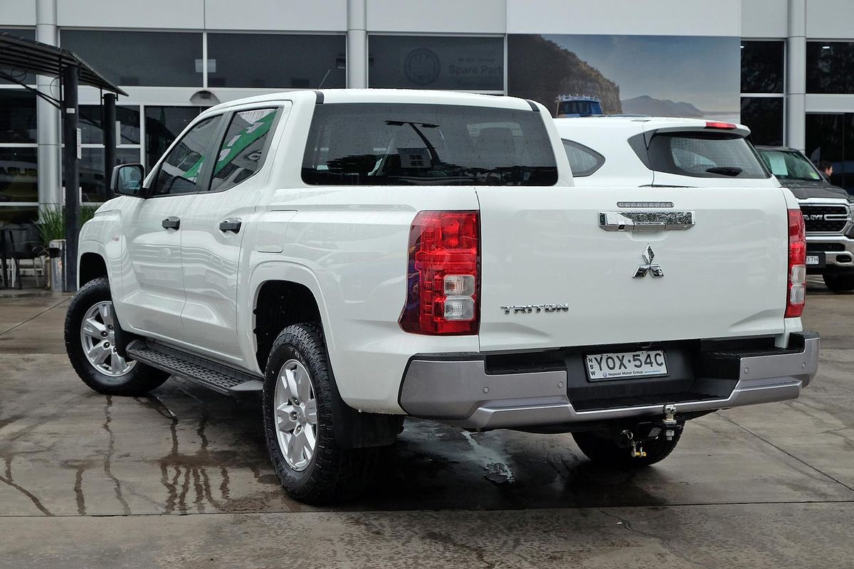 2024 Mitsubishi Triton GLX MV 4X4