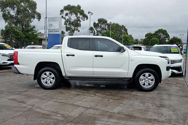2024 Mitsubishi Triton GLX MV 4X4