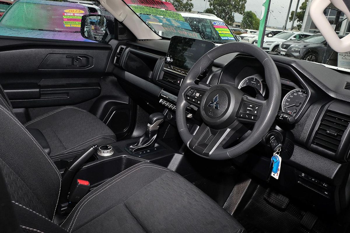 2024 Mitsubishi Triton GLX MV 4X4