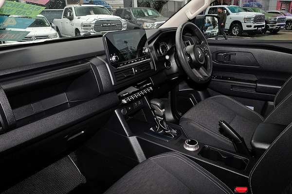 2024 Mitsubishi Triton GLX MV 4X4