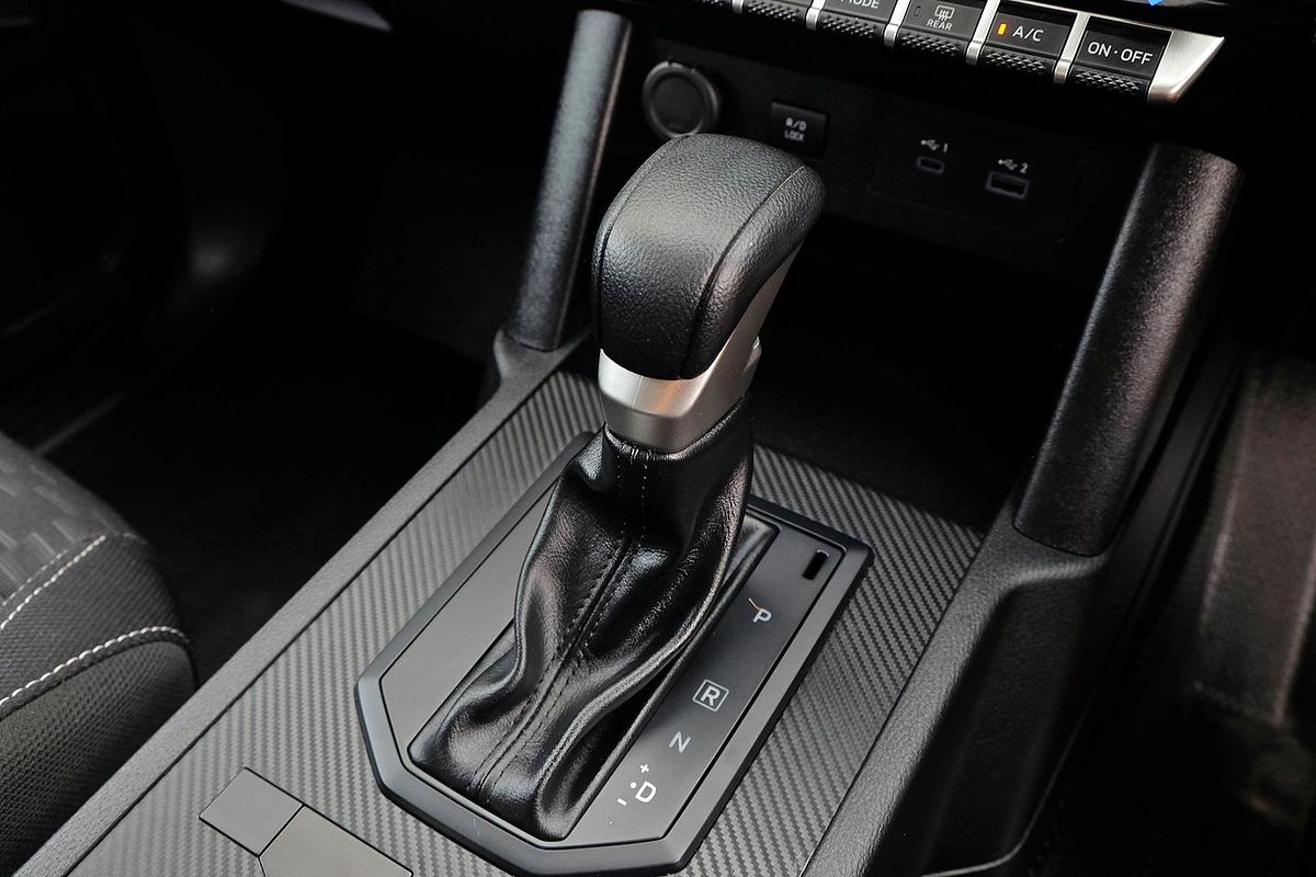 2024 Mitsubishi Triton GLX MV 4X4