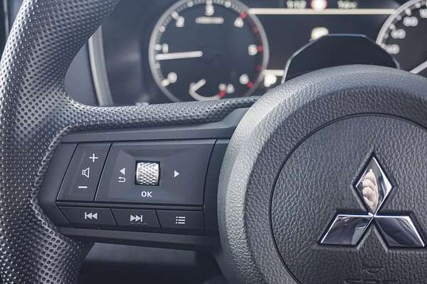 2024 Mitsubishi Triton GLX MV 4X4