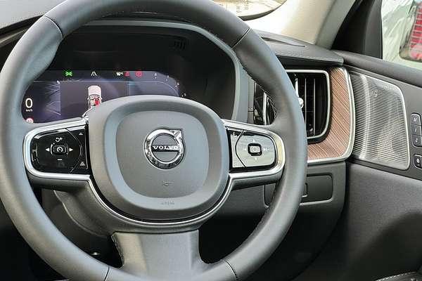 2024 Volvo XC60 Ultimate B5 Bright