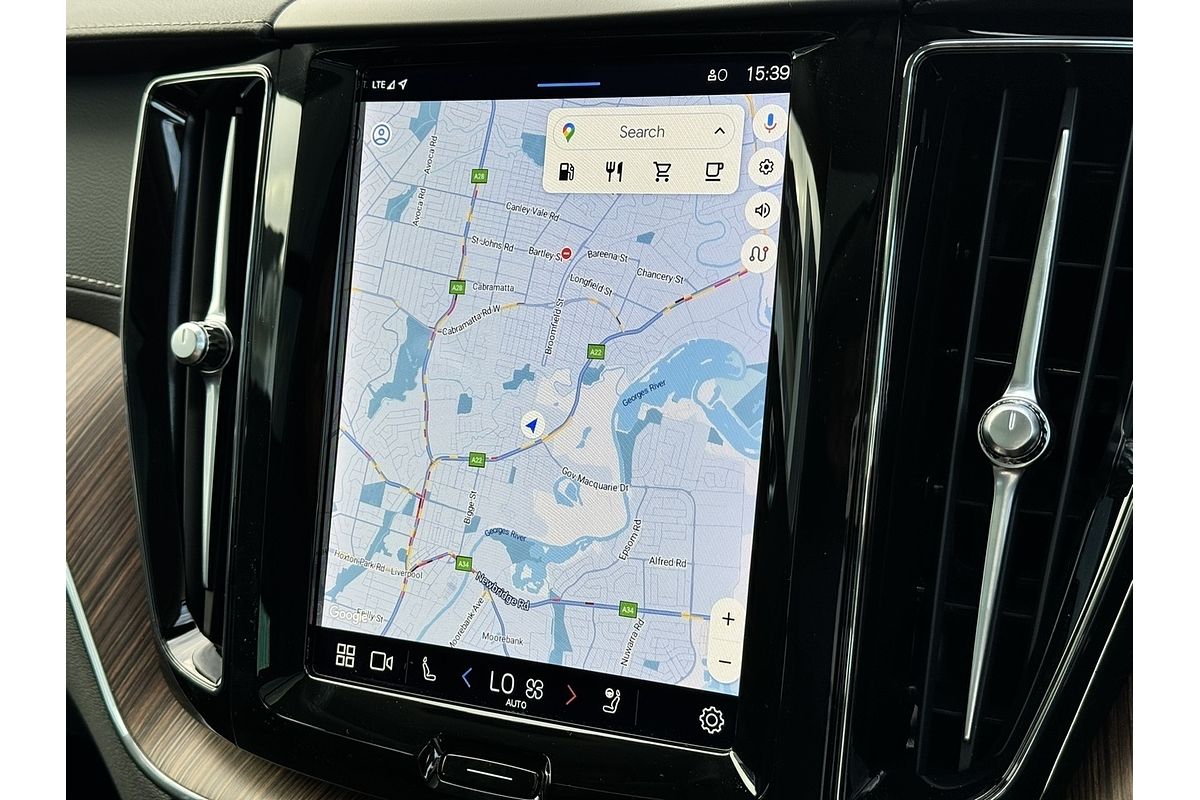 2024 Volvo XC60 Ultimate B5 Bright