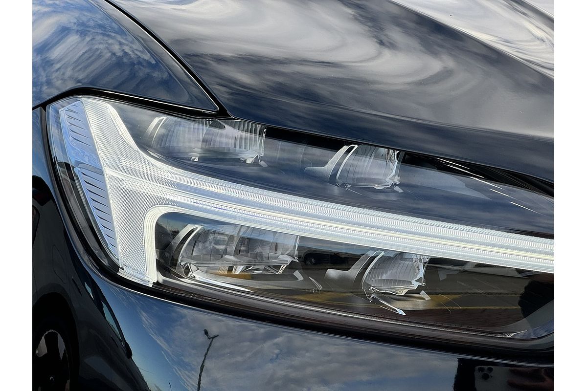 2024 Volvo XC60 Ultimate B5 Bright
