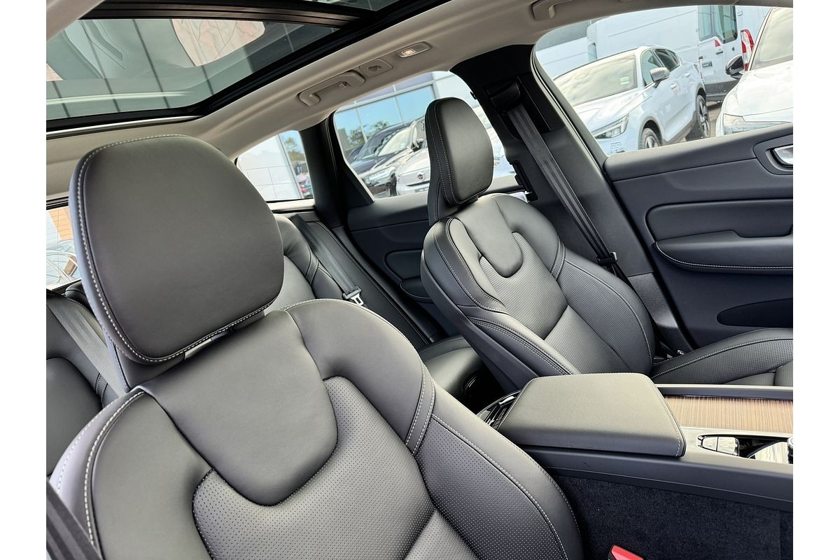 2024 Volvo XC60 Ultimate B5 Bright