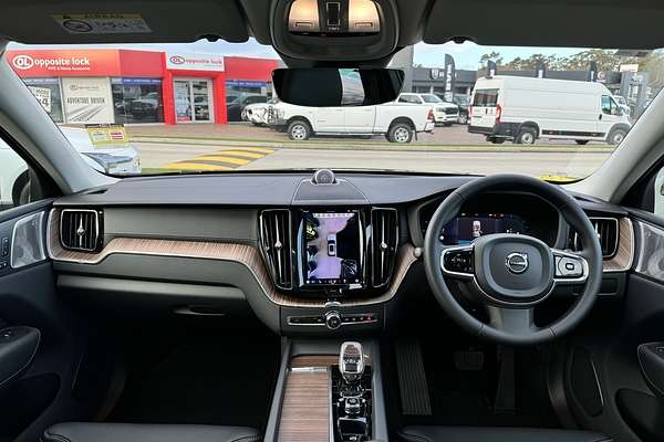 2024 Volvo XC60 Ultimate B5 Bright