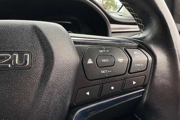 2023 Isuzu MU-X LS-T
