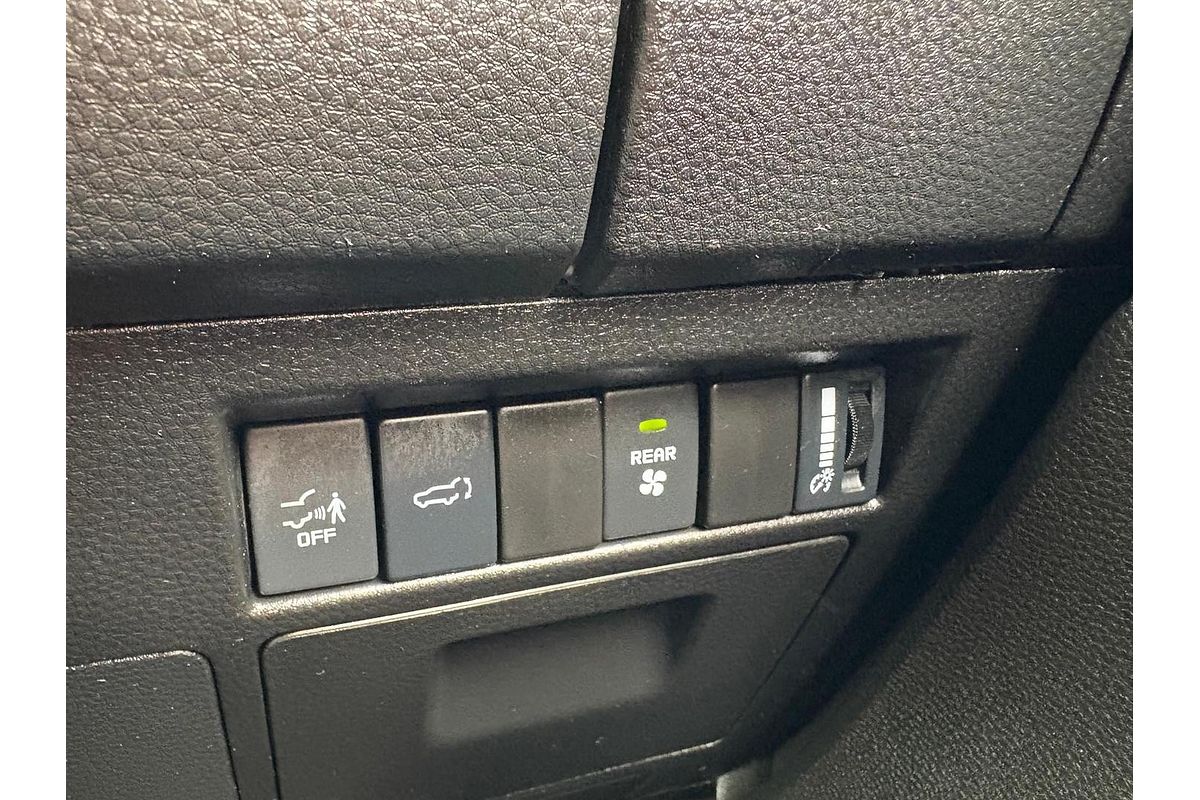 2023 Isuzu MU-X LS-T