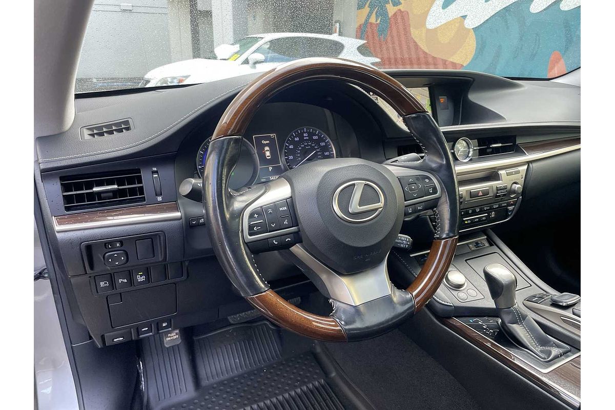 2018 Lexus ES