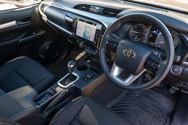 2025 Toyota Hilux SR5 48V GUN126R 4X4