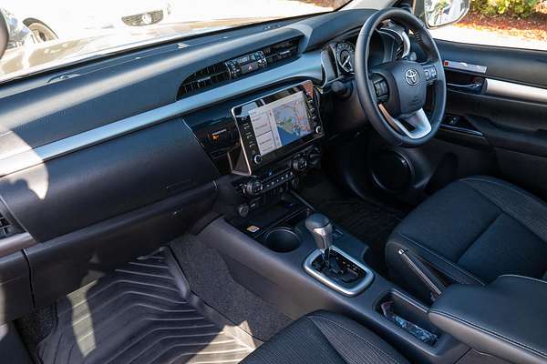 2025 Toyota Hilux SR5 48V GUN126R 4X4
