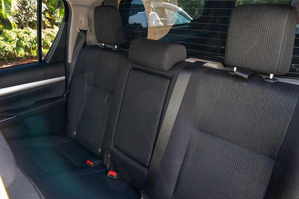 2025 Toyota Hilux SR5 48V GUN126R 4X4