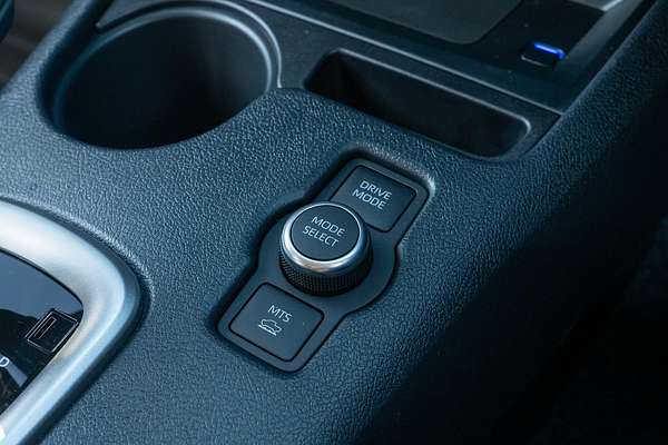 2025 Toyota Hilux SR5 48V GUN126R 4X4