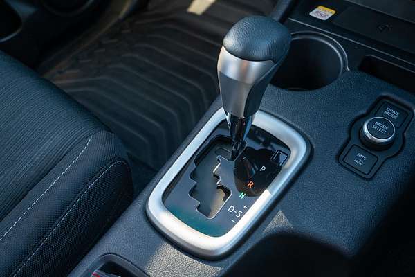 2025 Toyota Hilux SR5 48V GUN126R 4X4