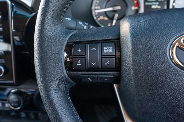 2025 Toyota Hilux SR5 48V GUN126R 4X4