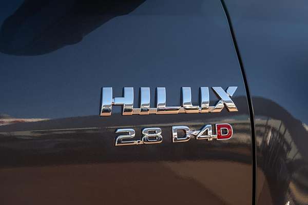 2025 Toyota Hilux SR5 48V GUN126R 4X4