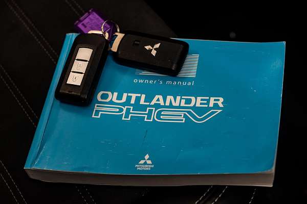 2019 Mitsubishi Outlander PHEV ES ADAS ZL
