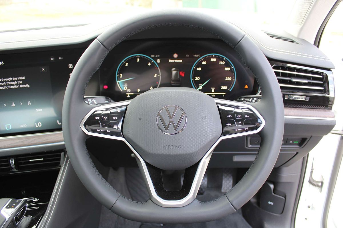 2025 Volkswagen Touareg 170TDI RC