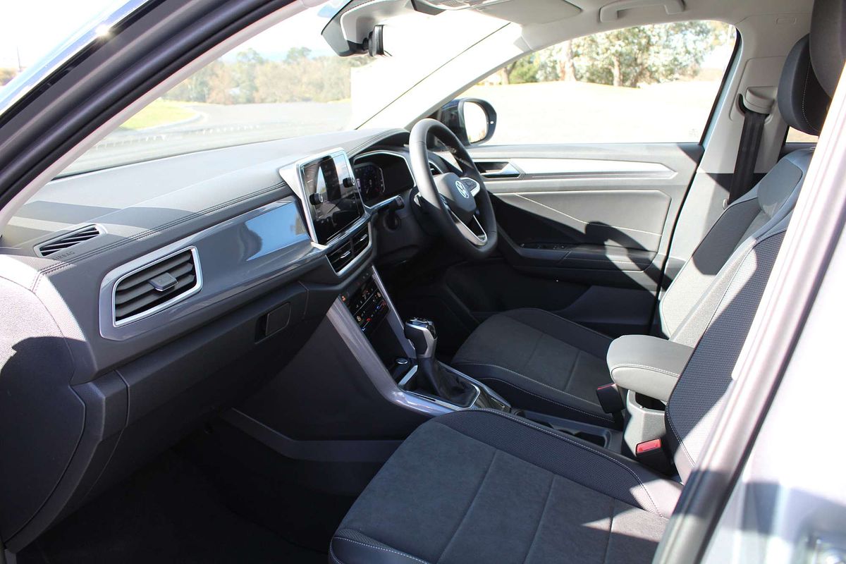 2025 Volkswagen T-Roc 110TSI Style D11
