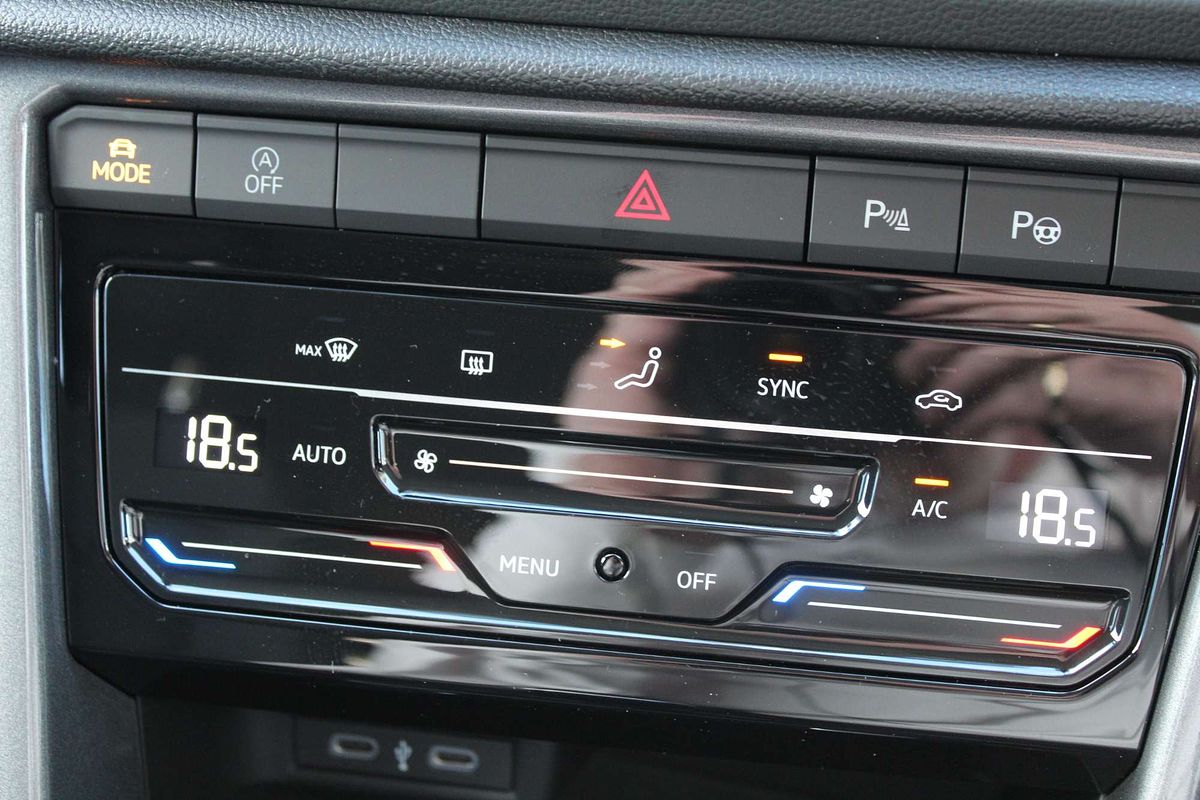 2025 Volkswagen T-Roc 110TSI Style D11