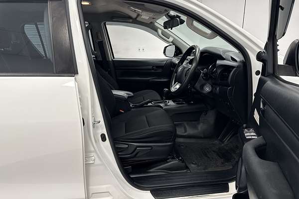 2020 Toyota Hilux SR GUN126R 4X4