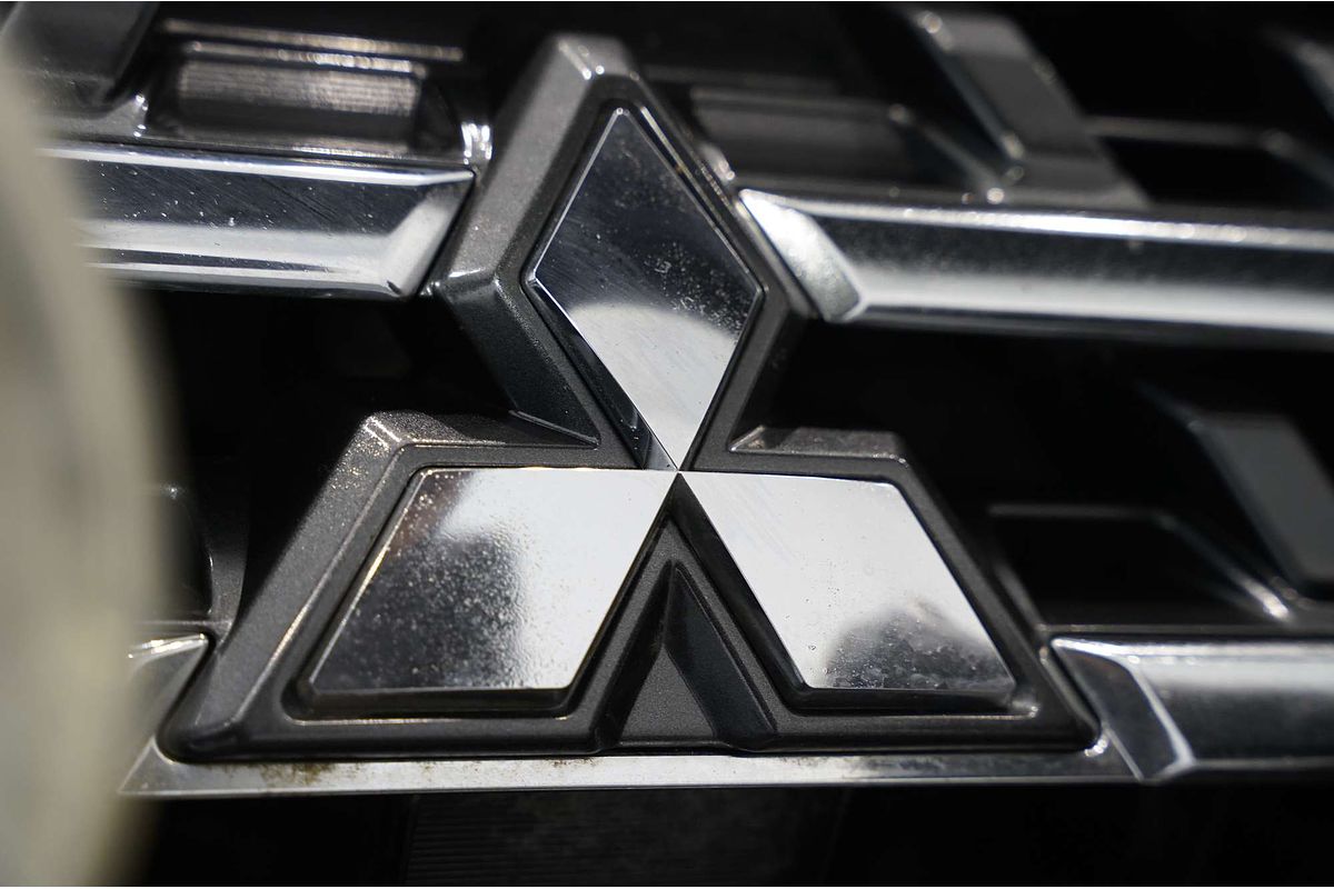 2017 Mitsubishi Pajero GLX NX