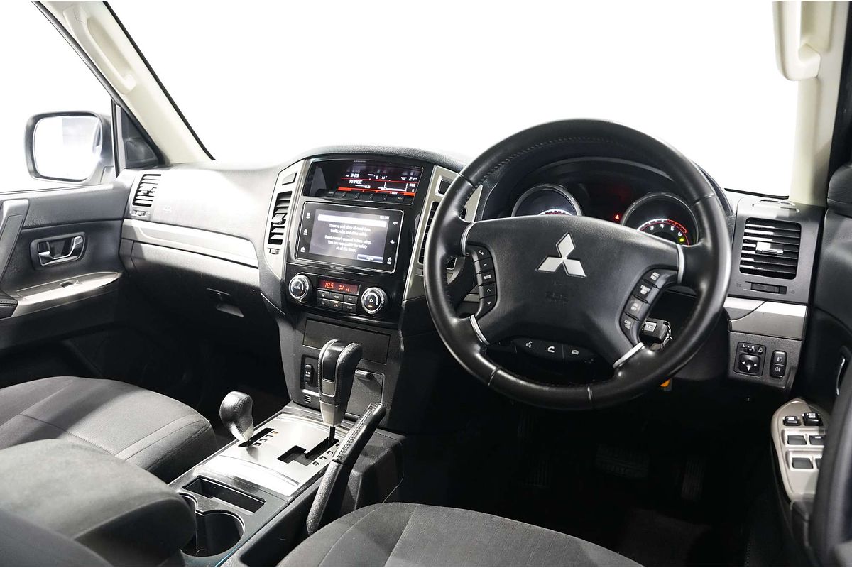 2017 Mitsubishi Pajero GLX NX