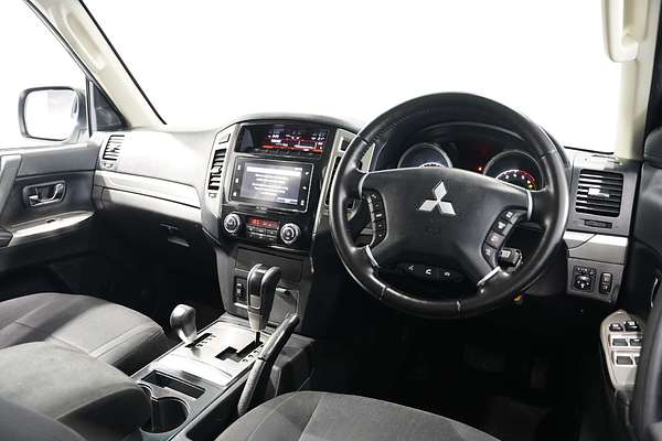 2017 Mitsubishi Pajero GLX NX