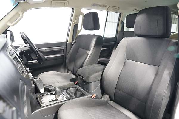 2017 Mitsubishi Pajero GLX NX