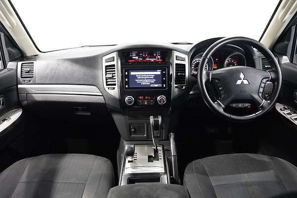 2017 Mitsubishi Pajero GLX NX