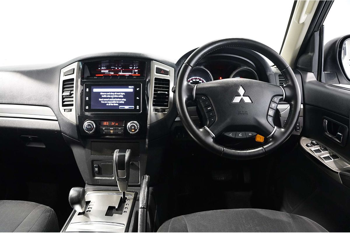 2017 Mitsubishi Pajero GLX NX
