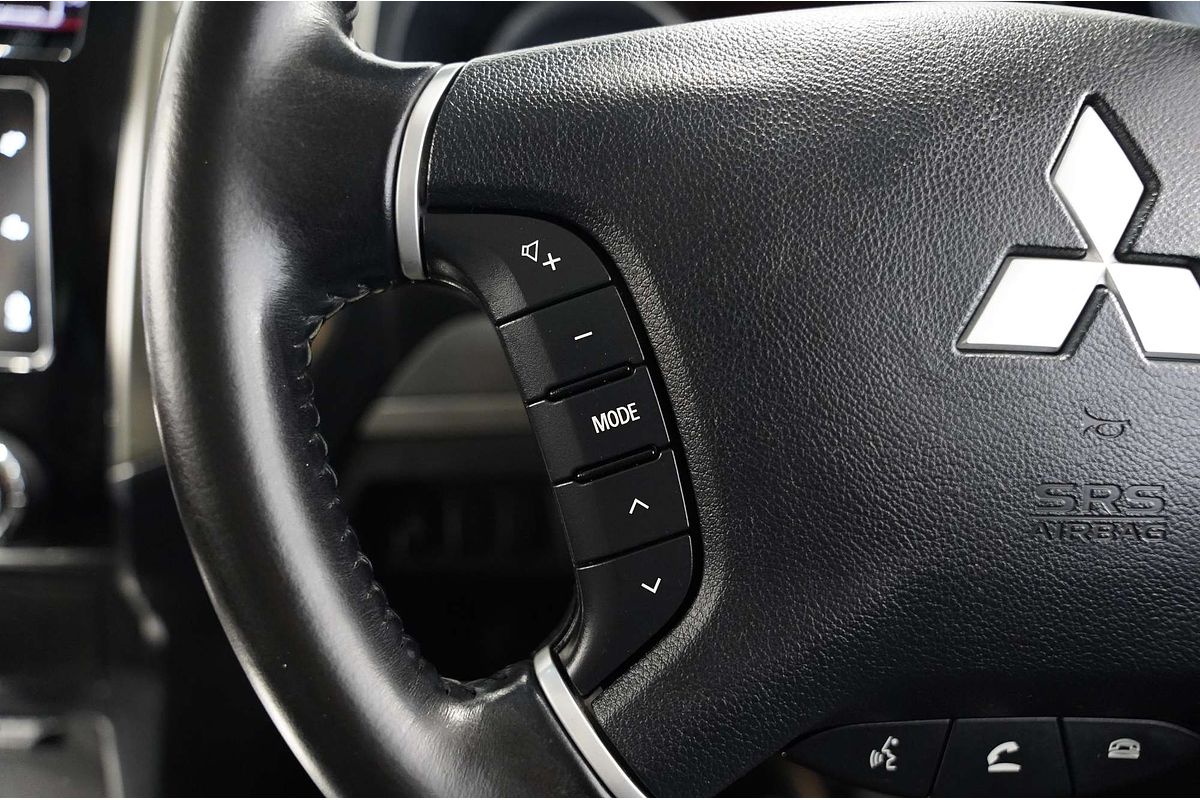 2017 Mitsubishi Pajero GLX NX