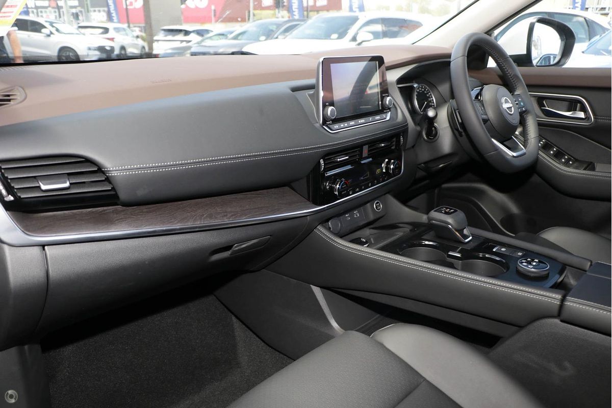 2024 Nissan X-TRAIL ST-L T33