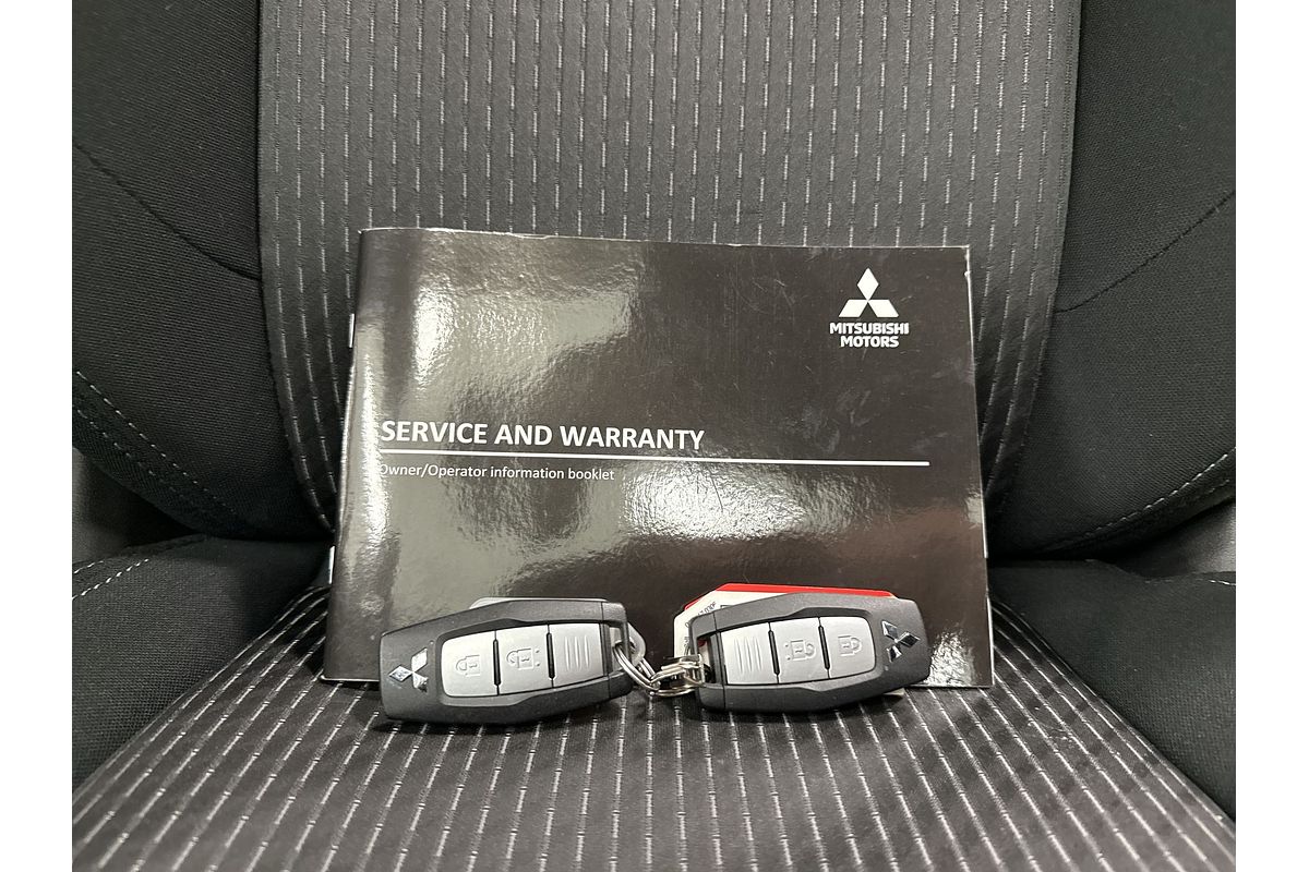 2022 Mitsubishi Outlander LS ZM