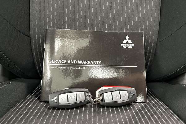 2022 Mitsubishi Outlander LS ZM