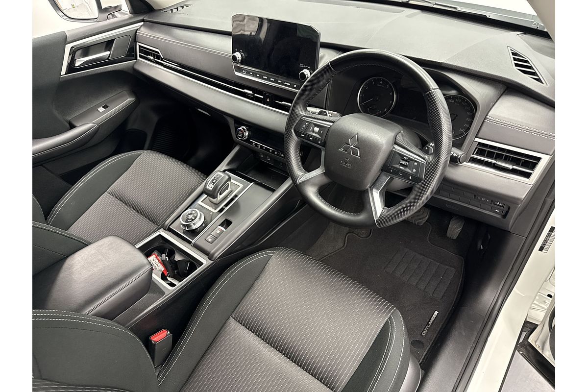 2022 Mitsubishi Outlander LS ZM