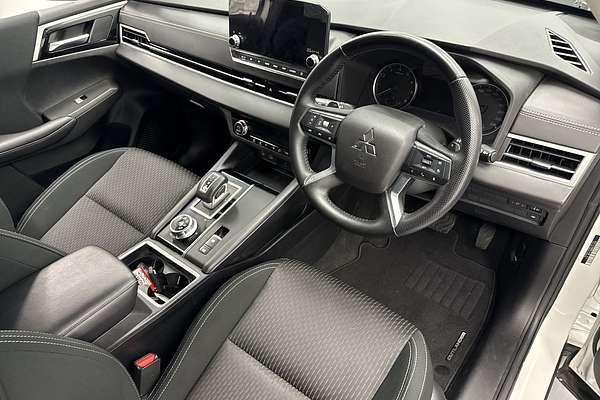 2022 Mitsubishi Outlander LS ZM