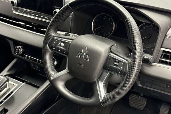 2022 Mitsubishi Outlander LS ZM