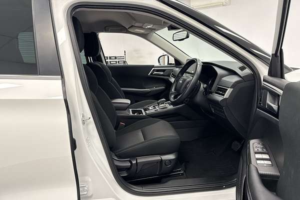 2022 Mitsubishi Outlander LS ZM