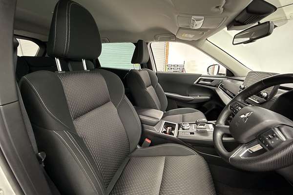 2022 Mitsubishi Outlander LS ZM