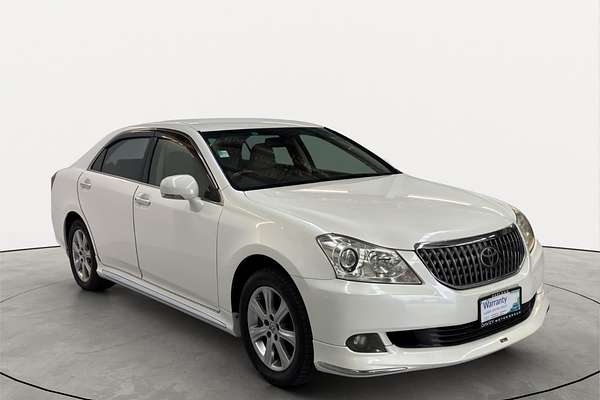 2013 Toyota Crown Majesta G URS206