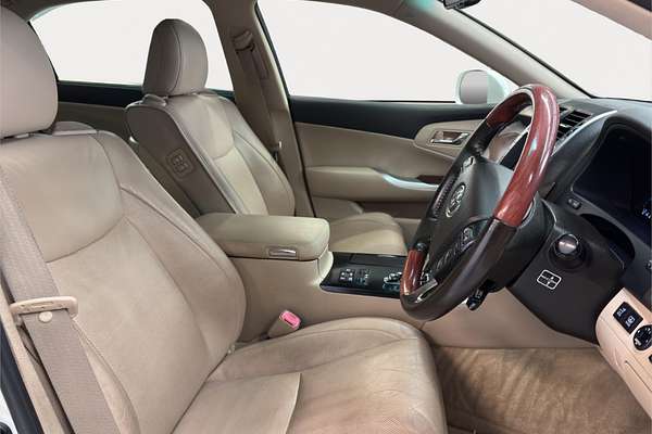 2013 Toyota Crown Majesta G URS206