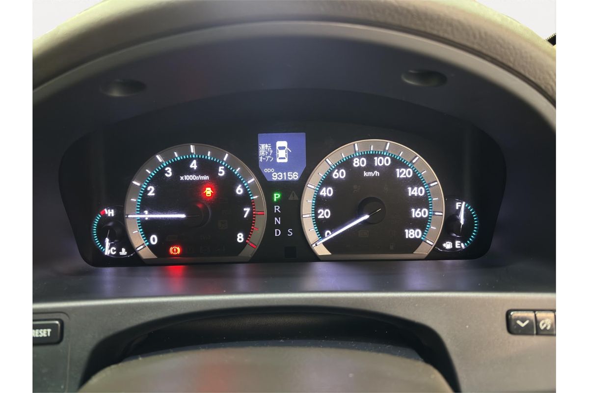 2013 Toyota Crown Majesta G URS206