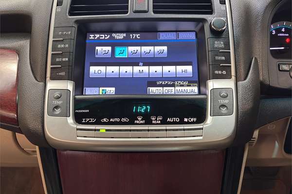 2013 Toyota Crown Majesta G URS206