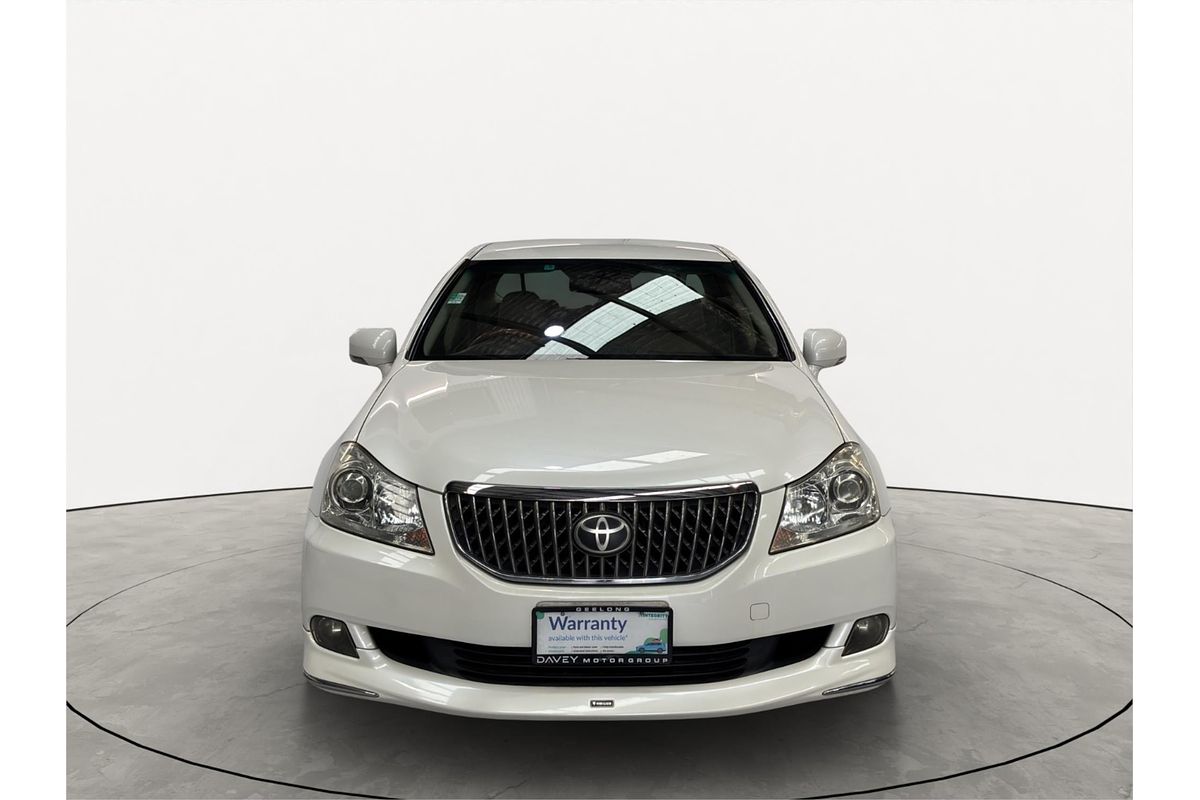 2013 Toyota Crown Majesta G URS206