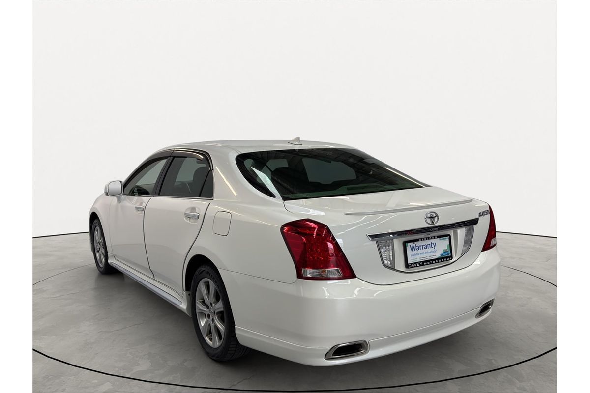 2013 Toyota Crown Majesta G URS206