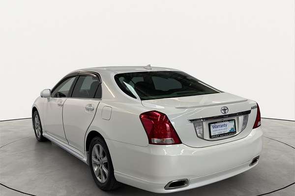 2013 Toyota Crown Majesta G URS206