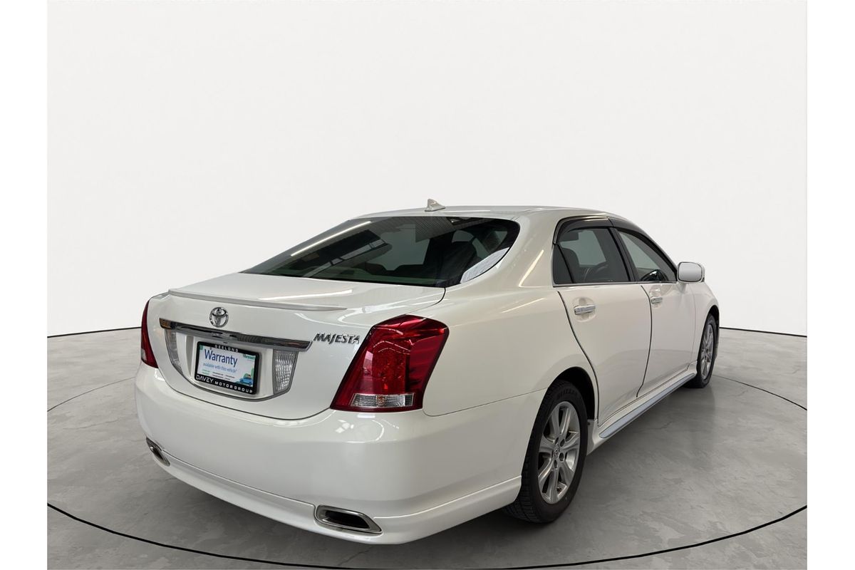 2013 Toyota Crown Majesta G URS206
